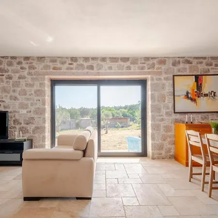 Nyaraló Rustic Stone House With Spacious Terrace 2br *