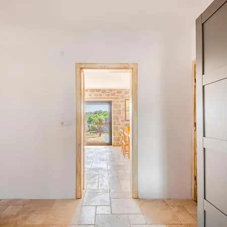Nyaraló Rustic Stone House With Spacious Terrace 2br Ören