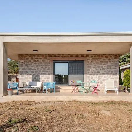 Rustic Stone House With Spacious Terrace 2br *