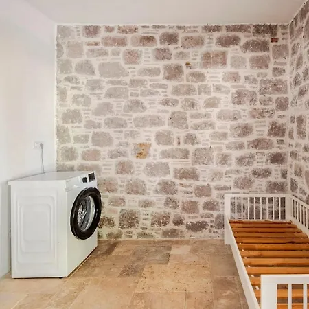 Nyaraló Rustic Stone House With Spacious Terrace 2br *