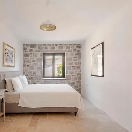 Rustic Stone House With Spacious Terrace 2br Nyaraló